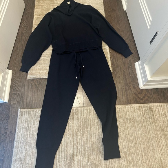 Veronica Beard - sweat top and pants - Picture 1 of 5